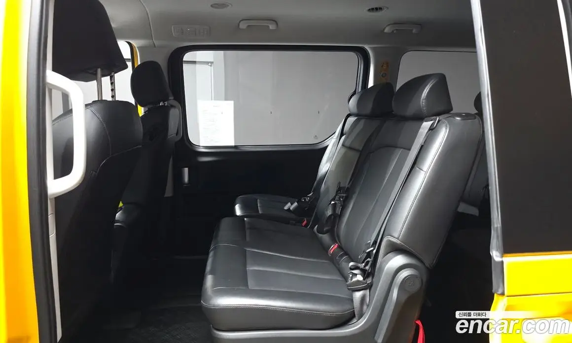Hyundai Staria 2022 3.5 автомат (гидро), фото 16