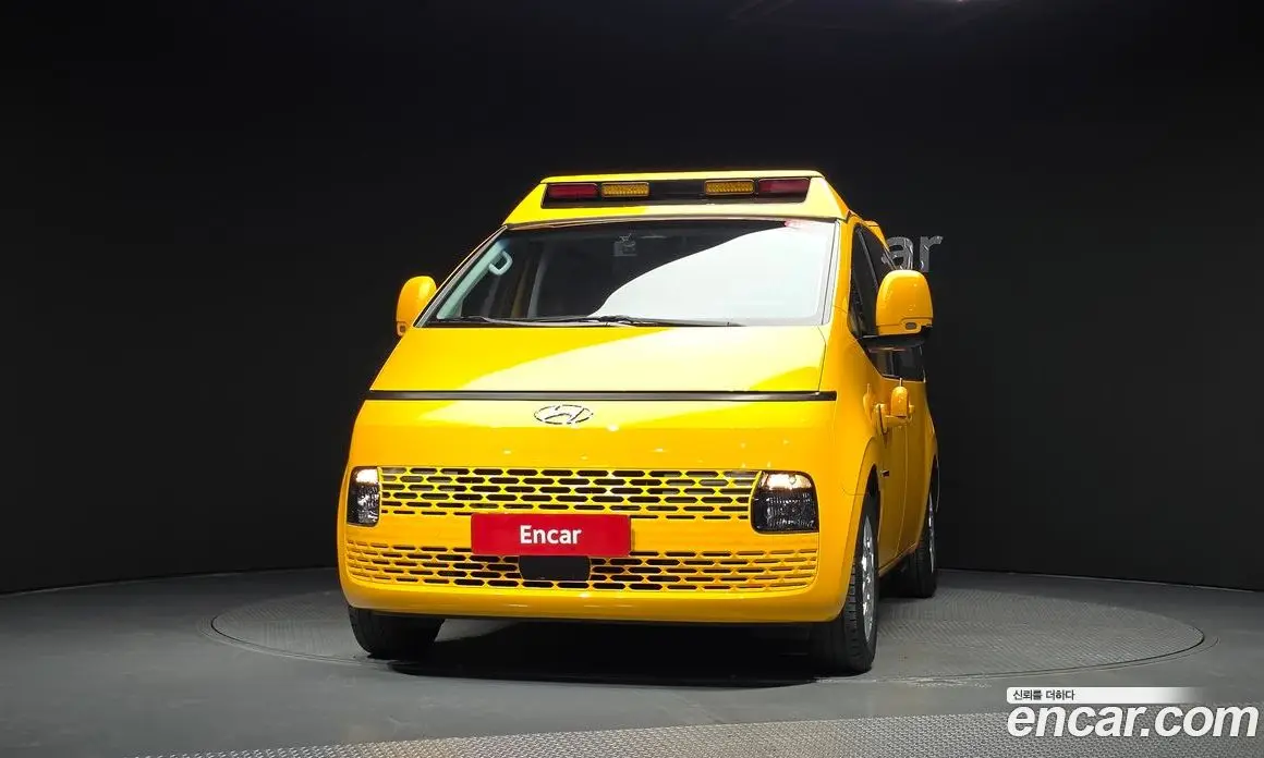 Hyundai Staria 2022 3.5 автомат (гидро), фото 3