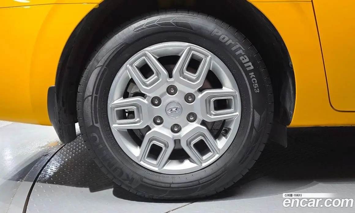 Hyundai Staria 2022 3.5 автомат (гидро), фото 5