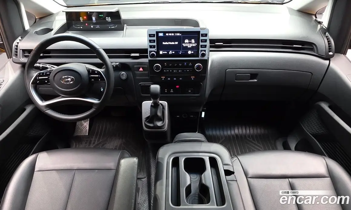 Hyundai Staria 2022 3.5 автомат (гидро), фото 10