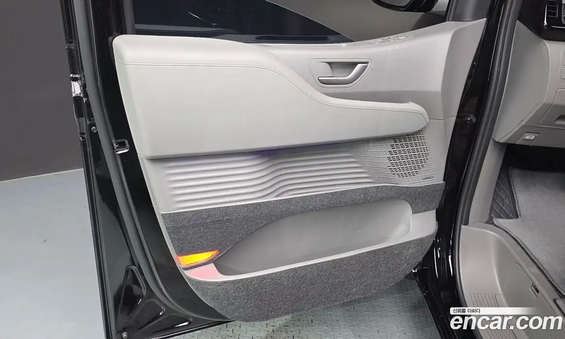 Hyundai Staria 2024 1.6 автомат (гидро), фото 15