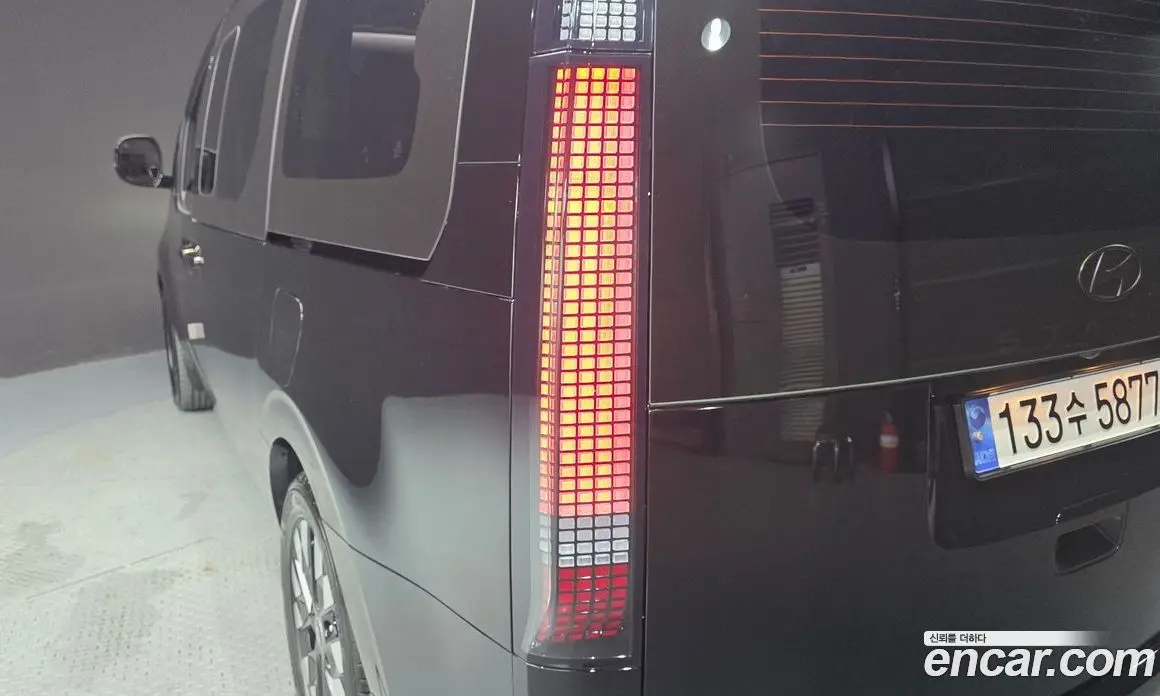 Hyundai Staria 2024 1.6 автомат (гидро), фото 9