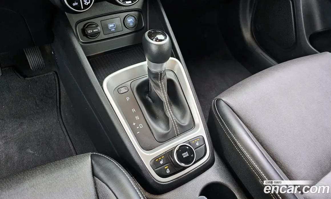 Hyundai Venue 2019 1.6 автомат (гидро), фото 12