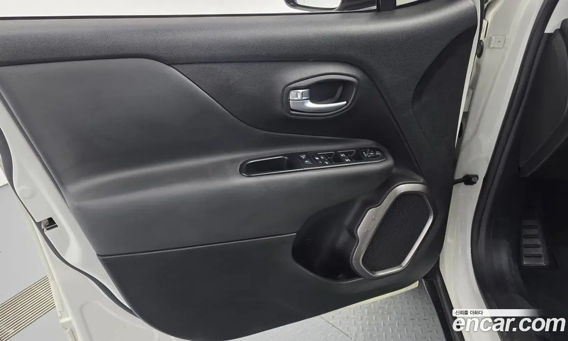 Jeep Renegade 2018 2.0 автомат (гидро), фото 14 Jeep Renegade 2018 2.0 автомат (гидро), фото 14