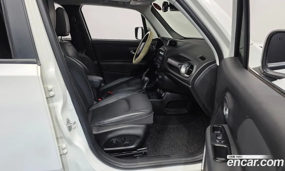 Jeep Renegade 2018 2.0 автомат (гидро), фото 17 Jeep Renegade 2018 2.0 автомат (гидро), фото 17