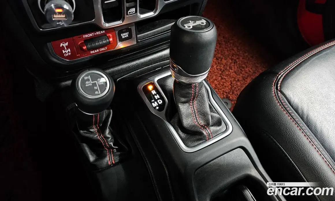 Jeep Wrangler 2018 2.0 автомат (гидро), фото 12 Jeep Wrangler 2018 2.0 автомат (гидро), фото 12