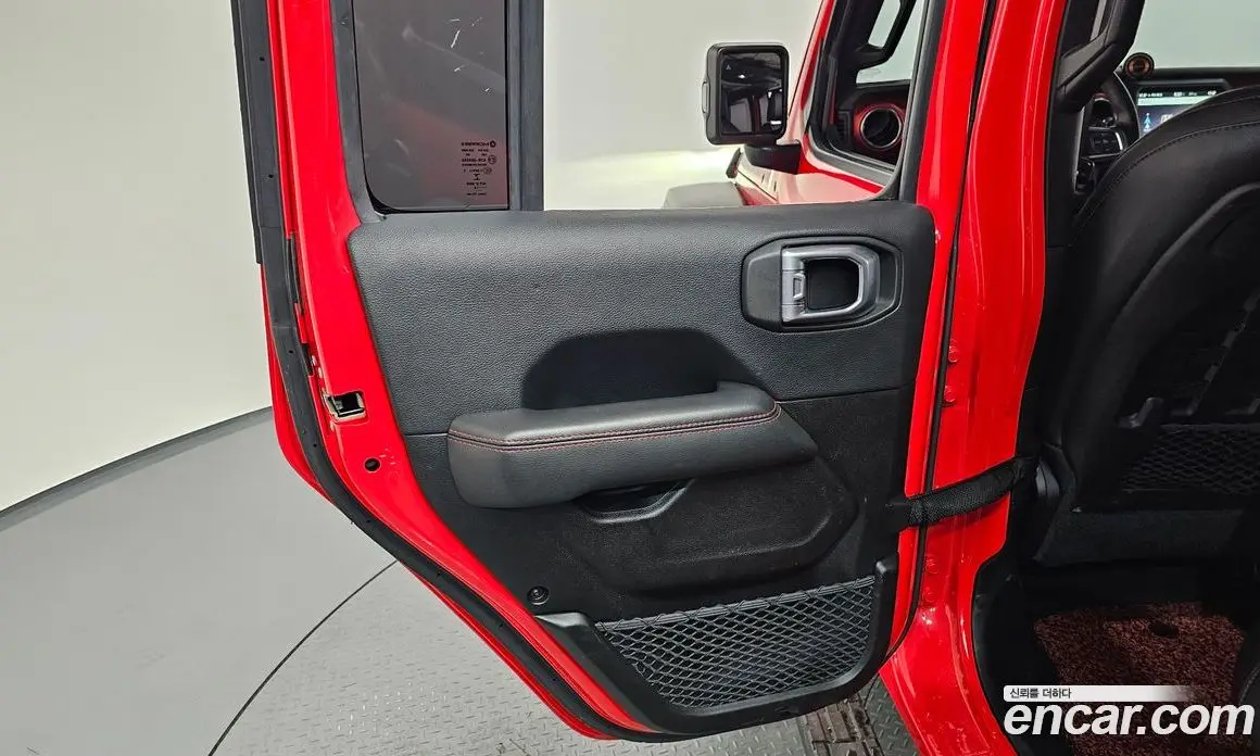 Jeep Wrangler 2018 2.0 автомат (гидро), фото 15 Jeep Wrangler 2018 2.0 автомат (гидро), фото 15
