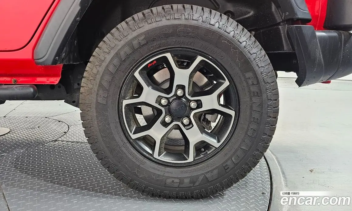 Jeep Wrangler 2018 2.0 автомат (гидро), фото 7 Jeep Wrangler 2018 2.0 автомат (гидро), фото 7