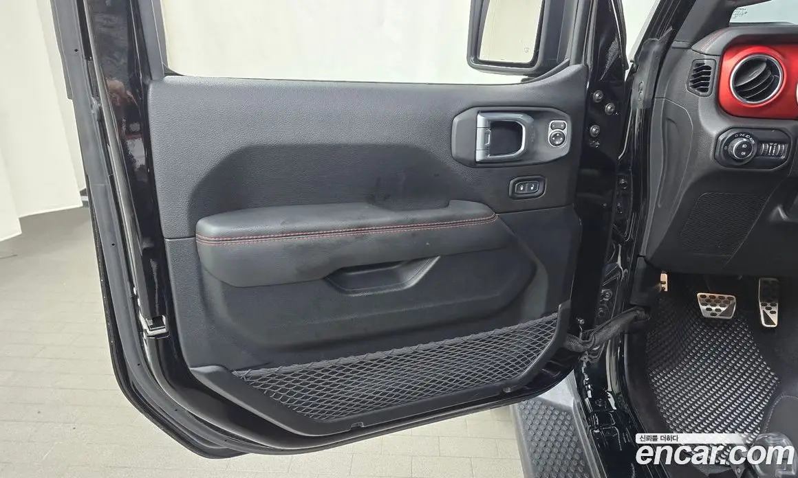 Jeep Wrangler 2020 2.0 автомат (гидро), фото 14 Jeep Wrangler 2020 2.0 автомат (гидро), фото 14