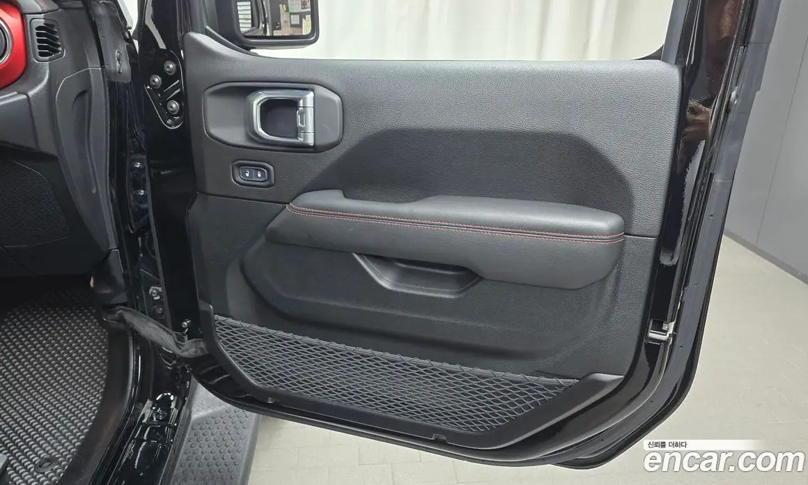 Jeep Wrangler 2020 2.0 автомат (гидро), фото 15 Jeep Wrangler 2020 2.0 автомат (гидро), фото 15