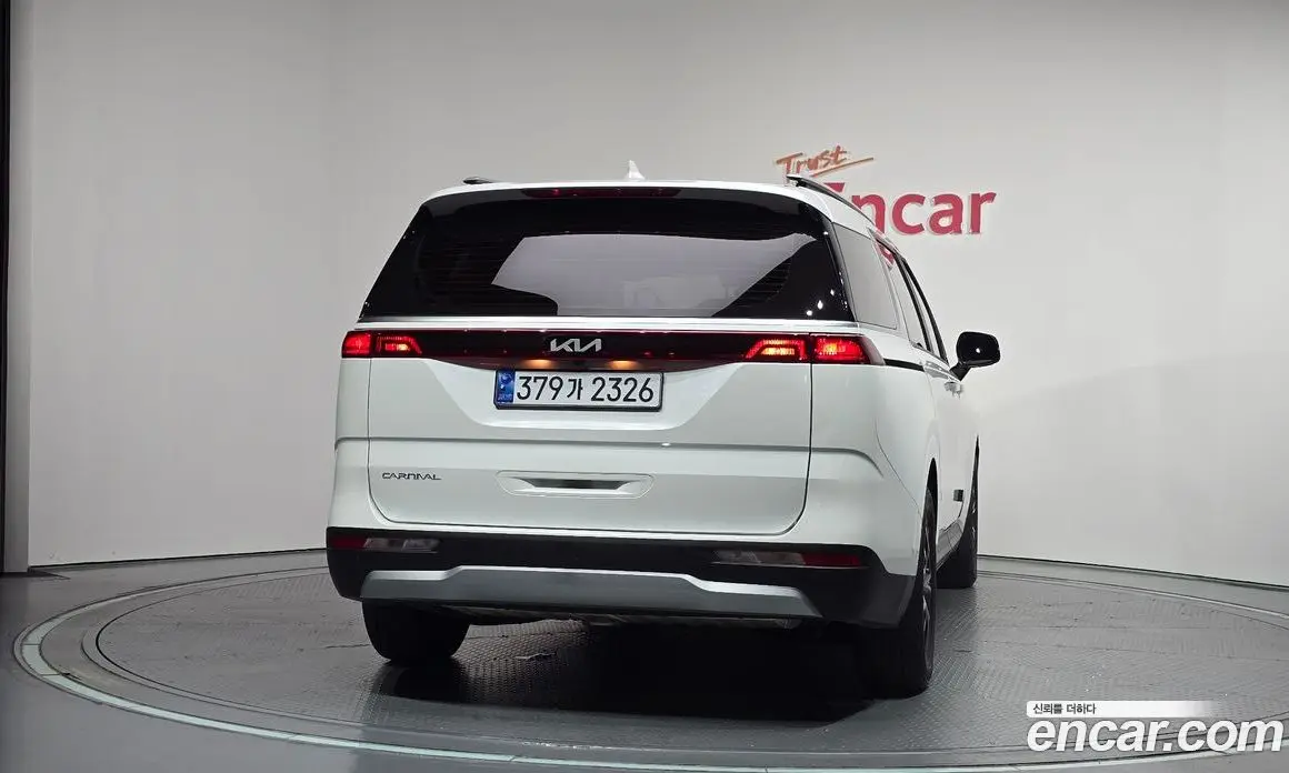 Kia Carnival 2023 2.2 автомат (гидро), фото 4
