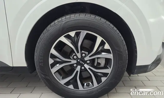 Kia Carnival 2023 2.2 автомат (гидро), миниатюра 7