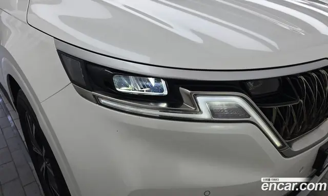Kia Carnival 2023 2.2 автомат (гидро), миниатюра 8