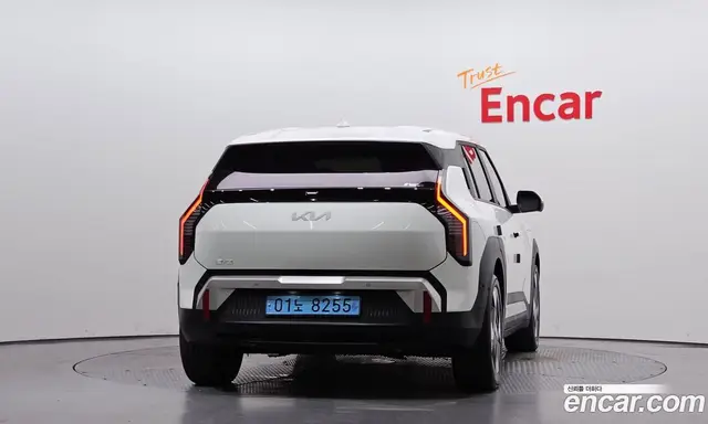 Kia EV3 2024 0.2 автомат (гидро), миниатюра 3 Kia EV3 2024 0.2 автомат (гидро), миниатюра 3