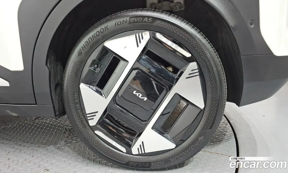Kia EV3 2024 0.2 автомат (гидро), фото 6 Kia EV3 2024 0.2 автомат (гидро), фото 6