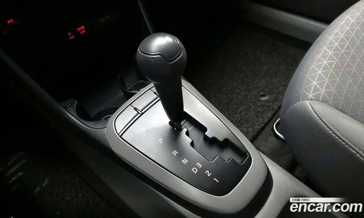 Kia Morning 2017 1.0 автомат (гидро), фото 12 Kia Morning 2017 1.0 автомат (гидро), фото 12