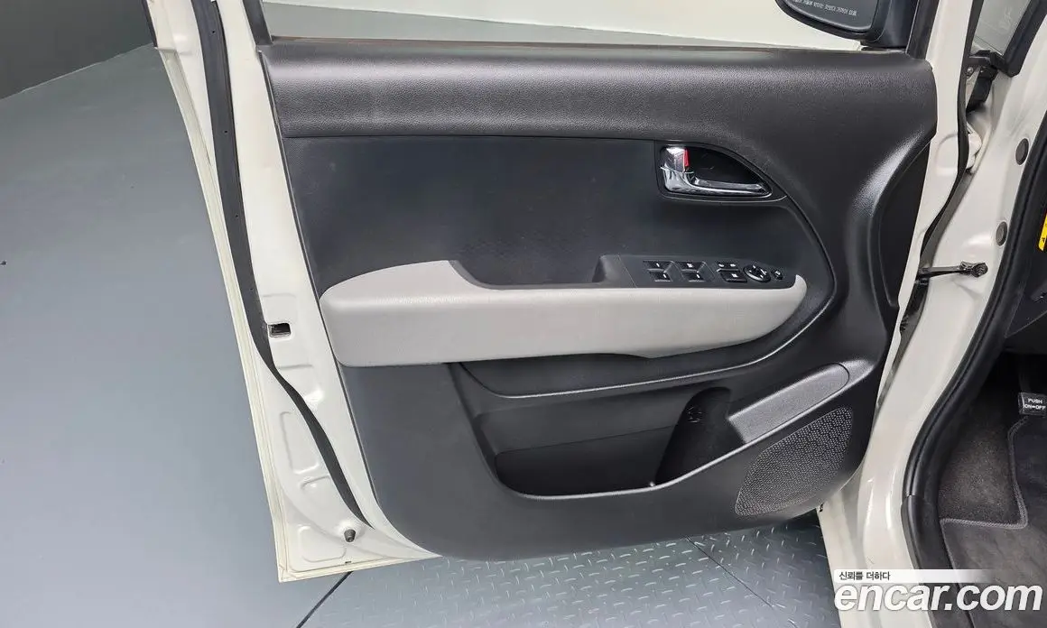 Kia Ray 2019 1.0 автомат (гидро), фото 14