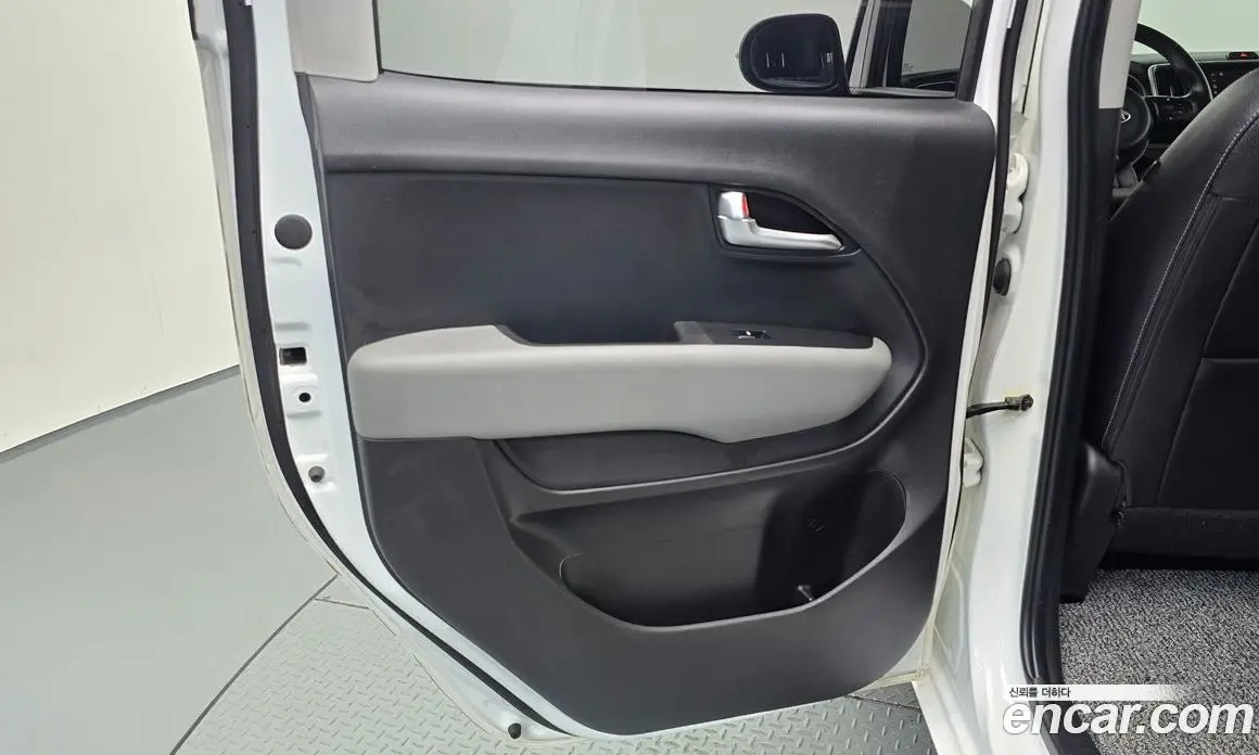 Kia Ray 2020 1.0 автомат (гидро), фото 15