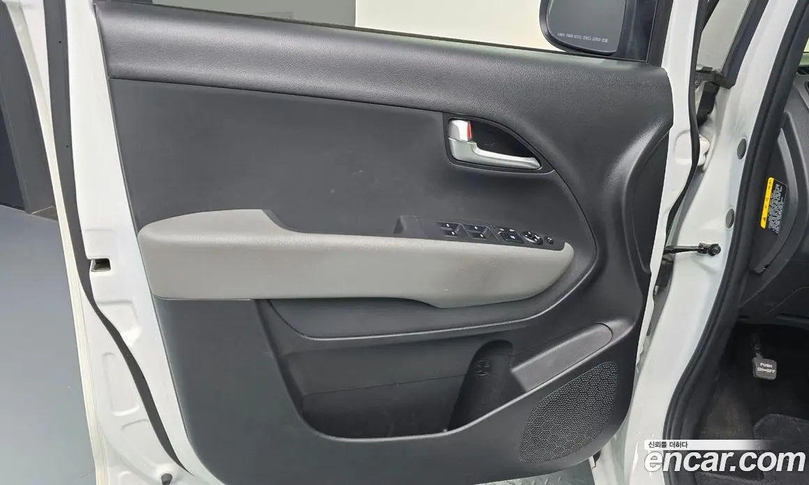 Kia Ray 2023 1.0 автомат (гидро), фото 14