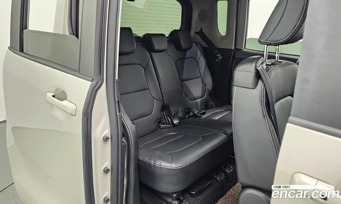 Kia Ray 2023 1.0 автомат (гидро), фото 17