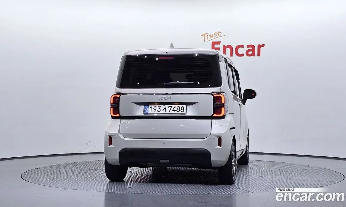 Kia Ray 2023 1.0 автомат (гидро), фото 4