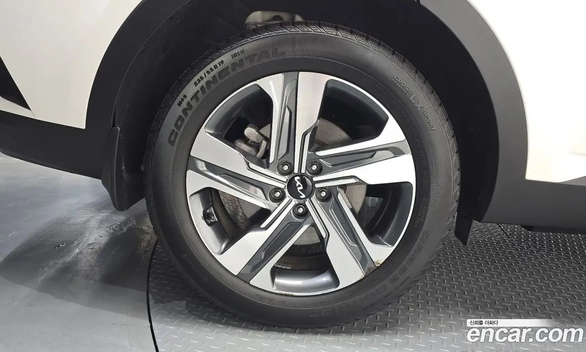 Kia Sorento 2023 1.6 автомат (гидро), фото 4