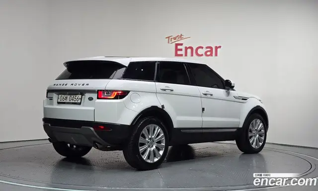 Land Rover Range Rover Evoque 2016 2.0 автомат (гидро), миниатюра 2