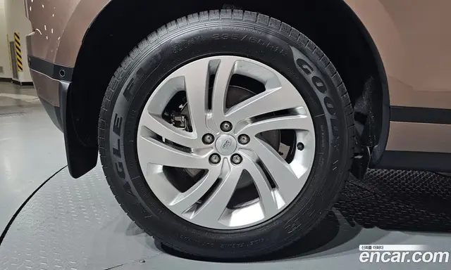 Land Rover Range Rover Evoque 2025 2.0 автомат (гидро), миниатюра 6