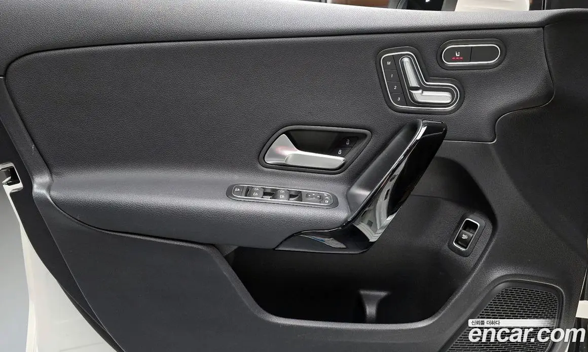 Mercedes-Benz A-Class 2020 2.0 автомат (гидро), фото 14 Mercedes-Benz A-Class 2020 2.0 автомат (гидро), фото 14