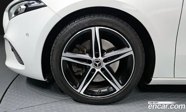 Mercedes-Benz A-Class 2020 2.0 автомат (гидро), миниатюра 5 Mercedes-Benz A-Class 2020 2.0 автомат (гидро), миниатюра 5