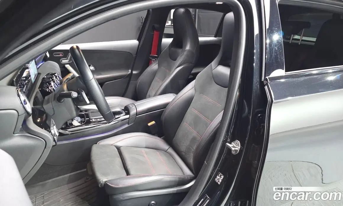 Mercedes-Benz A-Class 2021 2.0 автомат (гидро), фото 13