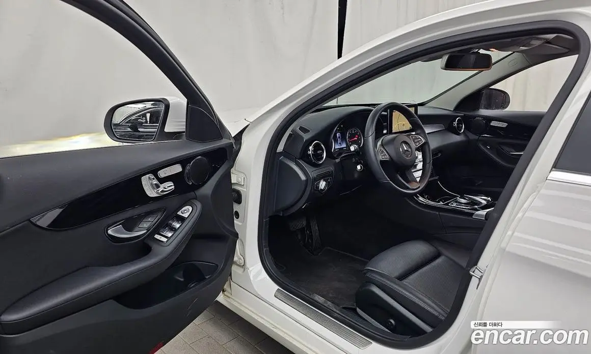 Mercedes-Benz C-Class 2018 2.0 автомат (гидро), фото 13 Mercedes-Benz C-Class 2018 2.0 автомат (гидро), фото 13
