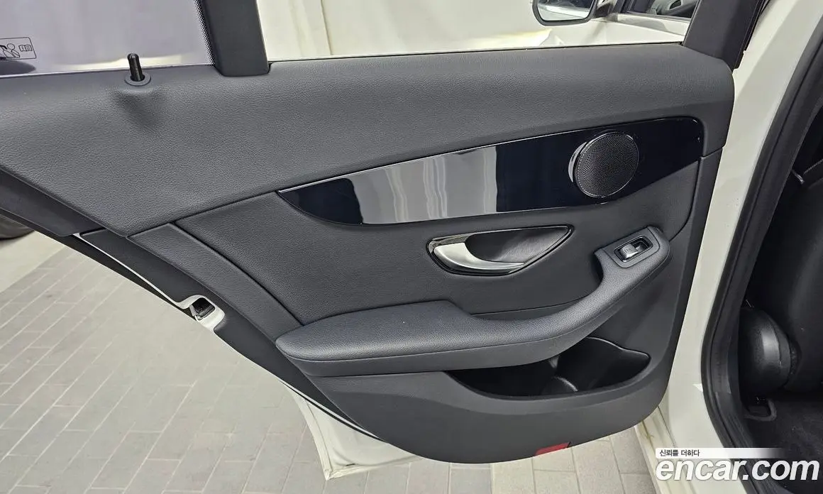 Mercedes-Benz C-Class 2018 2.0 автомат (гидро), фото 15 Mercedes-Benz C-Class 2018 2.0 автомат (гидро), фото 15