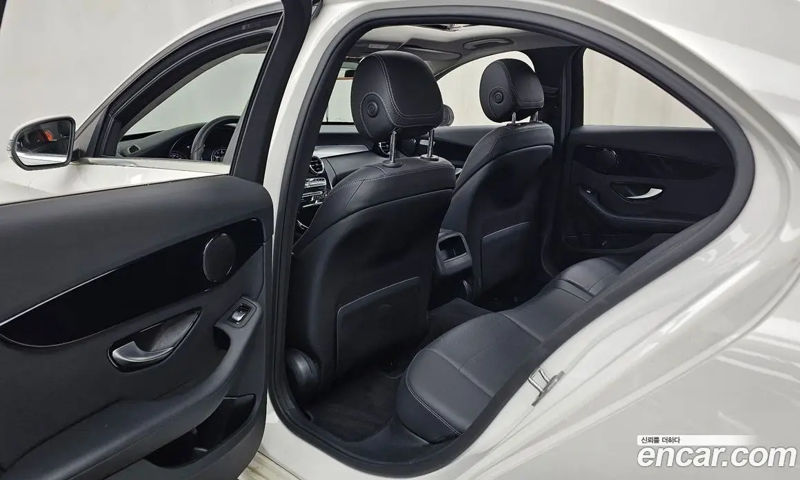 Mercedes-Benz C-Class 2018 2.0 автомат (гидро), фото 16 Mercedes-Benz C-Class 2018 2.0 автомат (гидро), фото 16