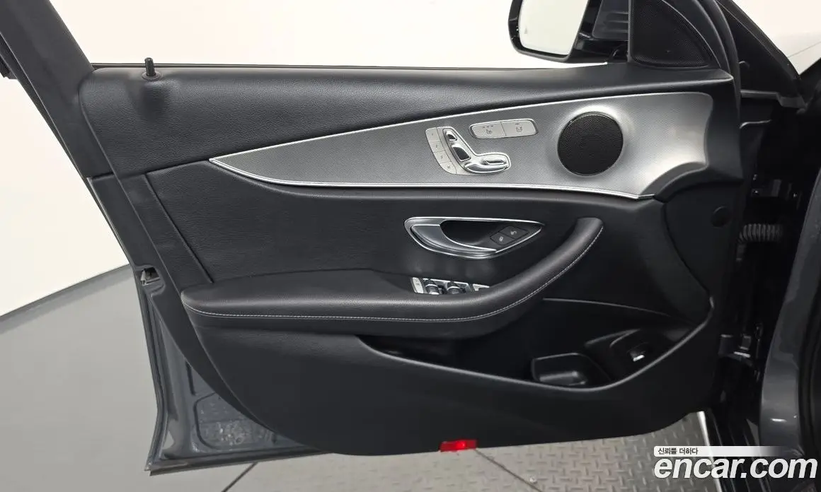 Mercedes-Benz E-Class 2018 2.0 автомат (гидро), фото 14 Mercedes-Benz E-Class 2018 2.0 автомат (гидро), фото 14