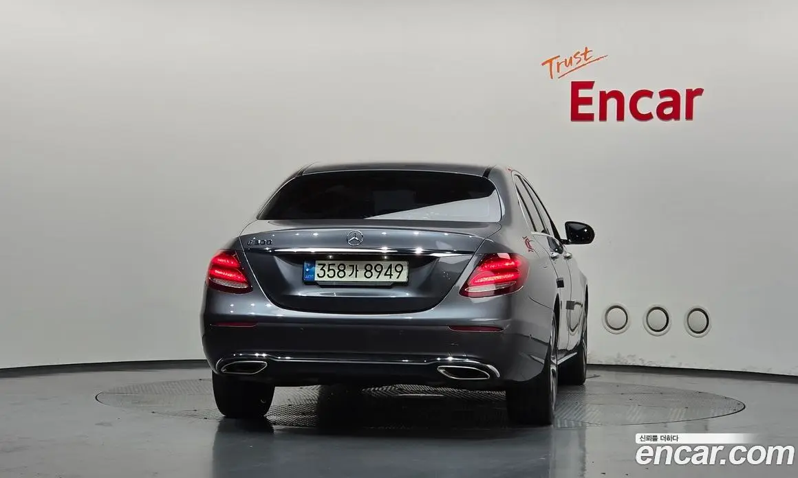 Mercedes-Benz E-Class 2018 2.0 автомат (гидро), фото 4 Mercedes-Benz E-Class 2018 2.0 автомат (гидро), фото 4