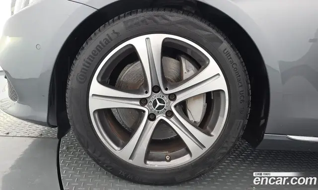 Mercedes-Benz E-Class 2018 2.0 автомат (гидро), миниатюра 5 Mercedes-Benz E-Class 2018 2.0 автомат (гидро), миниатюра 5