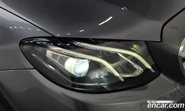 Mercedes-Benz E-Class 2018 2.0 автомат (гидро), миниатюра 8 Mercedes-Benz E-Class 2018 2.0 автомат (гидро), миниатюра 8