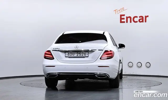 Mercedes-Benz E-Class 2019 1.9 автомат (гидро), миниатюра 4
