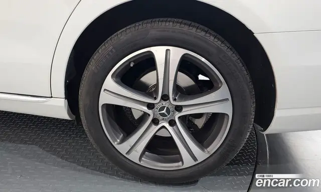 Mercedes-Benz E-Class 2019 1.9 автомат (гидро), миниатюра 7