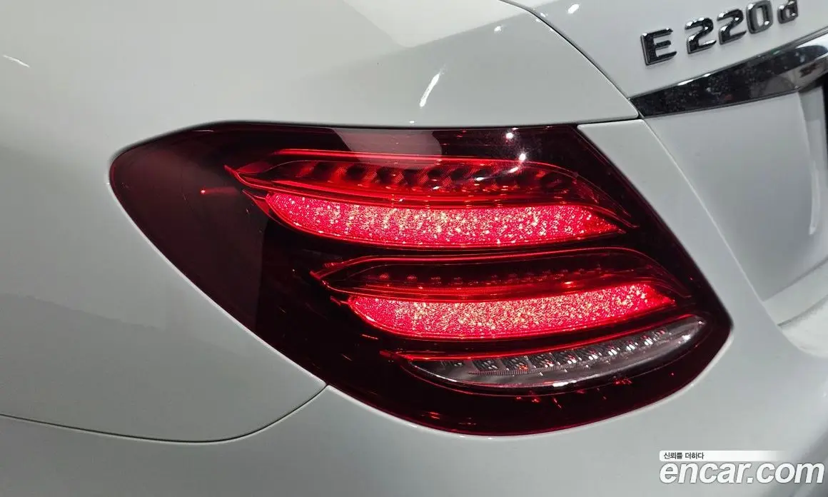 Mercedes-Benz E-Class 2019 1.9 автомат (гидро), фото 9
