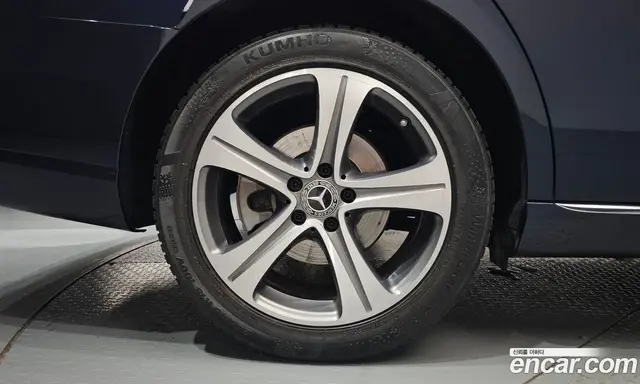 Mercedes-Benz E-Class 2019 1.9 автомат (гидро), миниатюра 4 Mercedes-Benz E-Class 2019 1.9 автомат (гидро), миниатюра 4