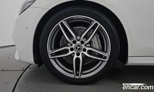 Mercedes-Benz E-Class 2019 2.0 автомат (гидро), миниатюра 4