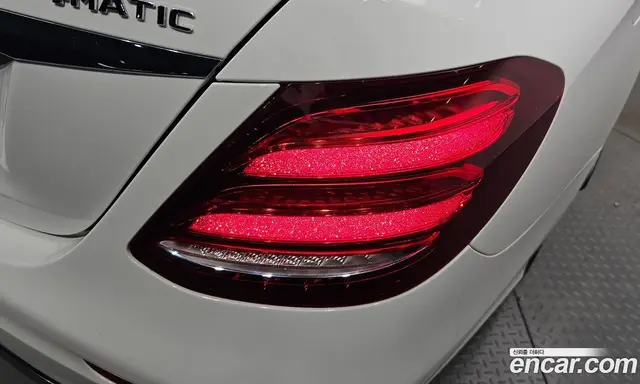 Mercedes-Benz E-Class 2019 2.0 автомат (гидро), миниатюра 8