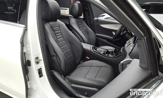 Mercedes-Benz E-Class 2021 2.0 автомат (гидро), миниатюра 12