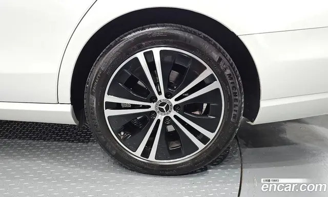 Mercedes-Benz E-Class 2021 2.0 автомат (гидро), миниатюра 6 Mercedes-Benz E-Class 2021 2.0 автомат (гидро), миниатюра 6