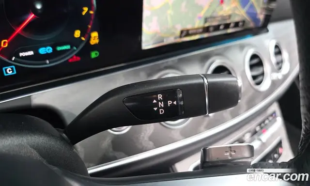 Mercedes-Benz E-Class 2022 2.0 автомат (гидро), миниатюра 11