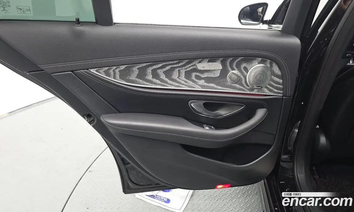 Mercedes-Benz E-Class 2022 2.0 автомат (гидро), фото 14