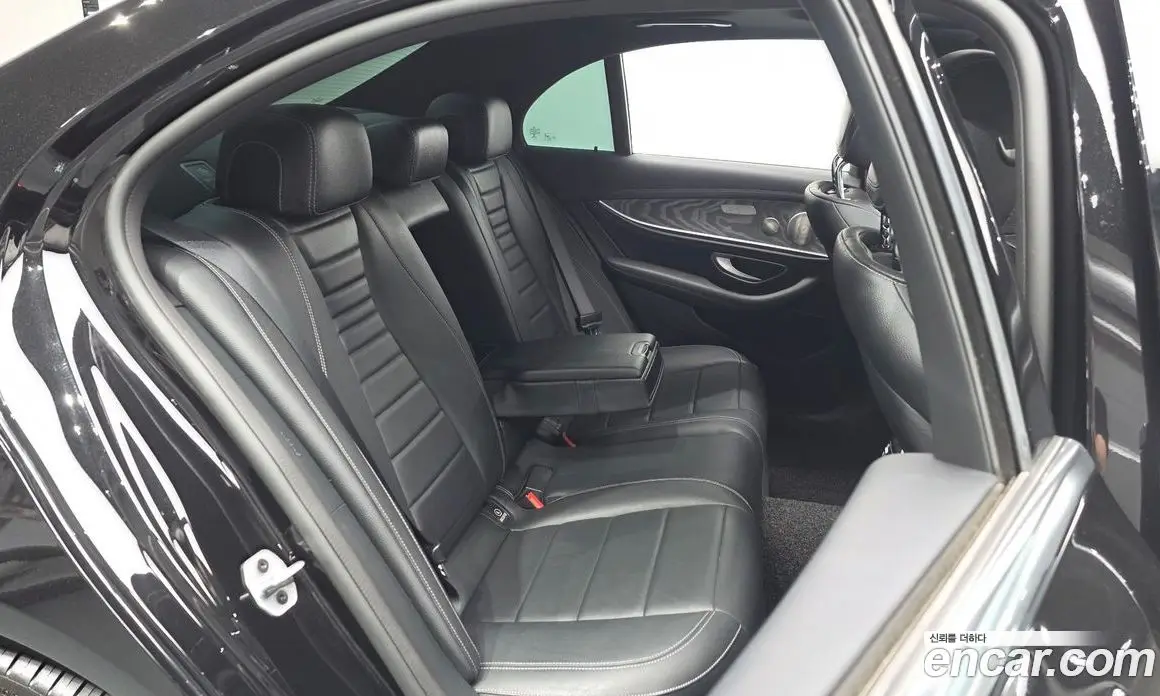 Mercedes-Benz E-Class 2022 2.0 автомат (гидро), фото 16