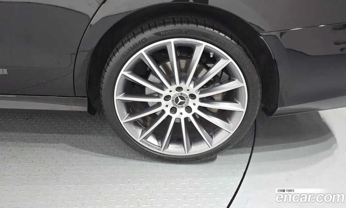 Mercedes-Benz E-Class 2022 2.0 автомат (гидро), фото 6